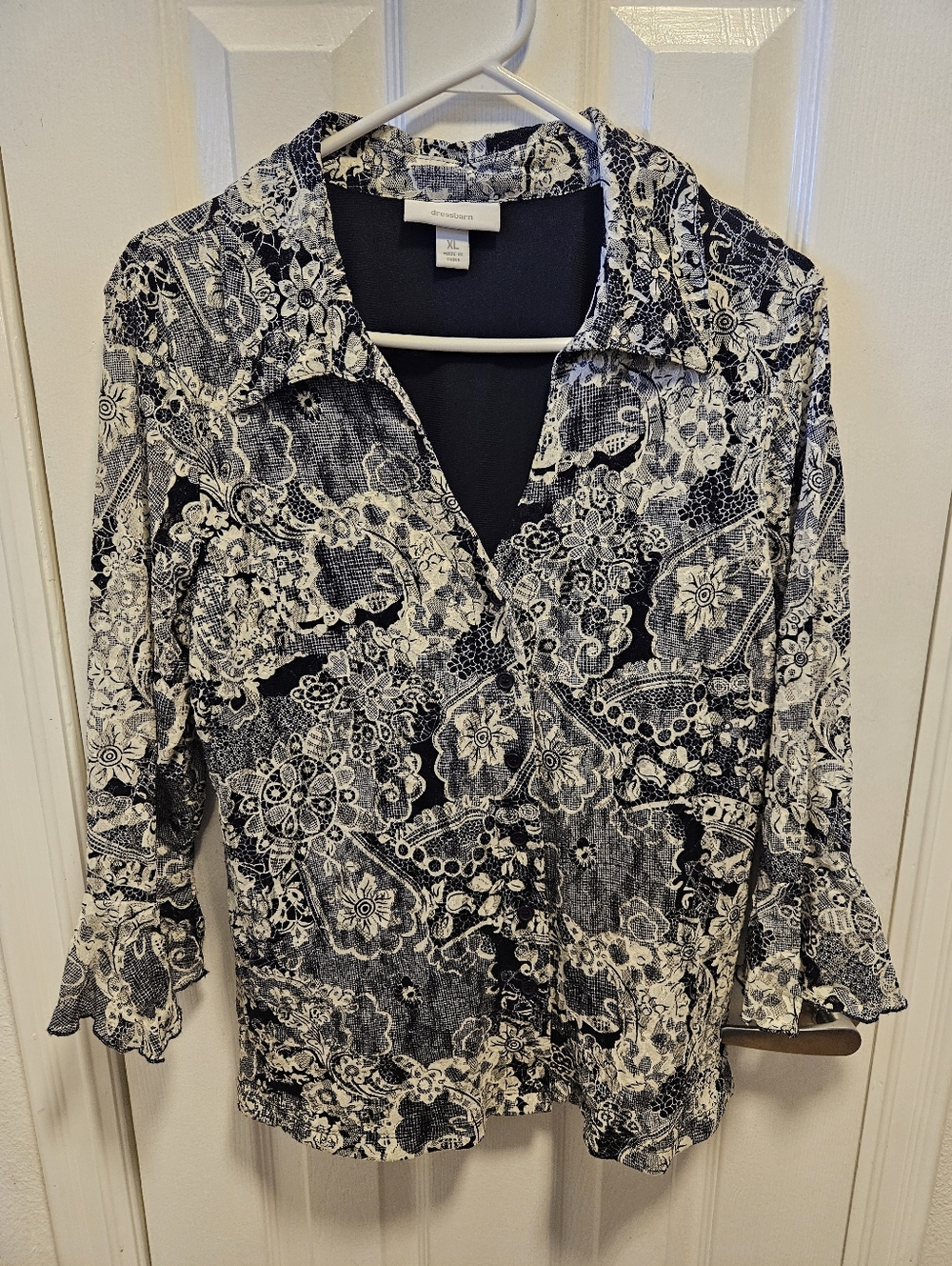 Dressbarn XL 3/4 Bell Sleeve Lace Button-up Blouse Navy & Cream - Like New